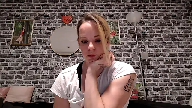 SexyMilf 37 online show from April 23, 2026, 8:10 pm