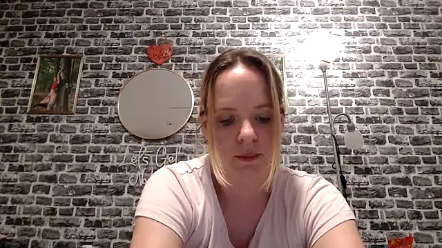 SexyMilf 37 online show from April 29, 2026, 8:48 pm