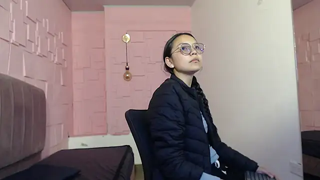 katalina07 1 online show from January 17, 2026, 2:09 pm