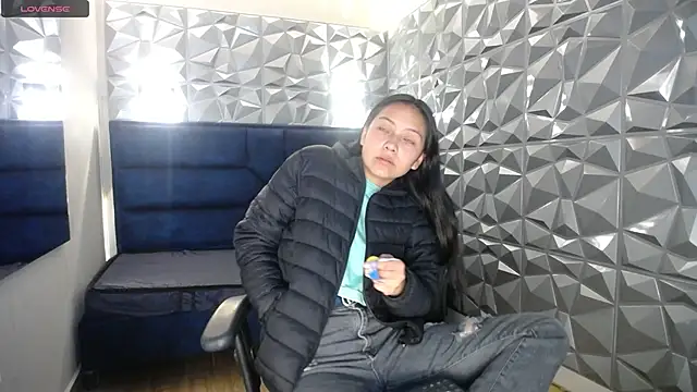 katalina07 1 online show from September 14, 2025, 5:02 pm