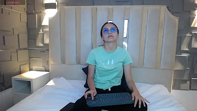 katalina07 1 online show from March 5, 2026, 5:09 pm