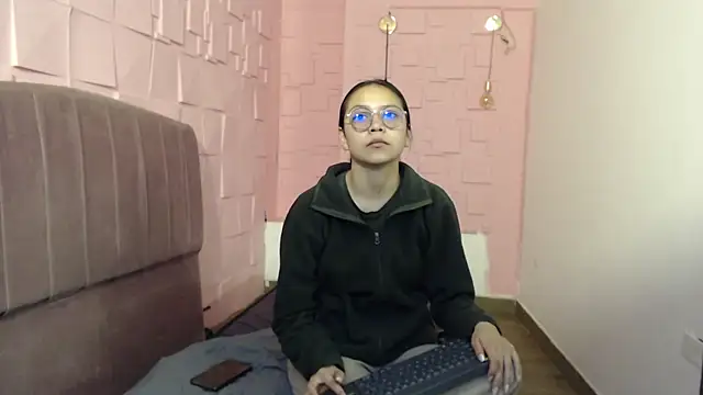 katalina07 1 online show from December 5, 2025, 2:37 pm