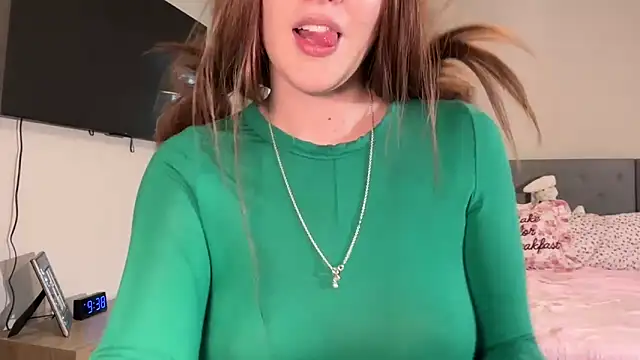 anamira1 online show from April 21, 2026, 1:39 pm