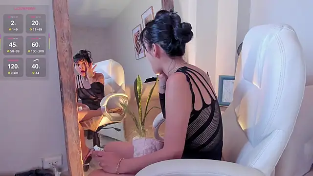 Snapshot of Emilly_Beaumont chatting on November 9, 2025, 3:27 pm Emilly Beaumont online show from November 9, 2025, 3:27 pm