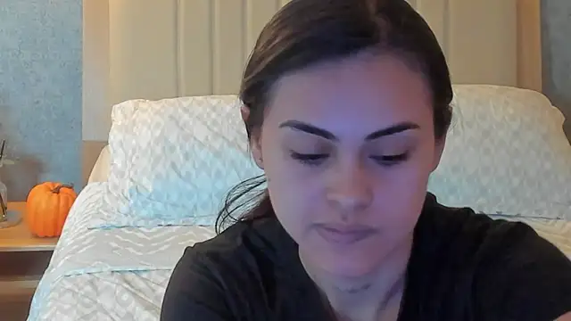 Snapshot of Emilly_Beaumont chatting on October 14, 2025, 11:44 am Emilly Beaumont online show from October 14, 2025, 11:44 am