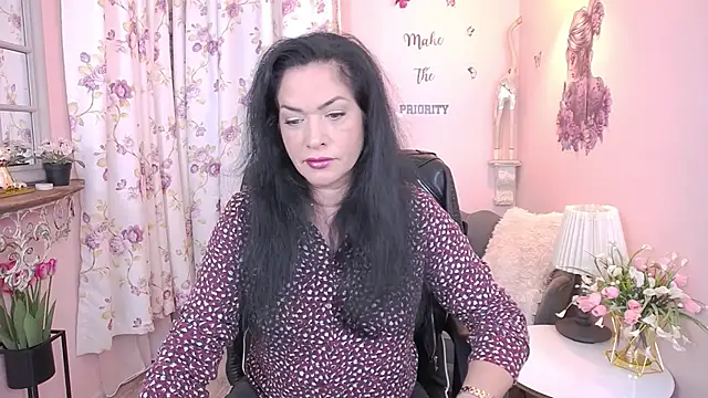 Snapshot of MyLovOne chatting on December 2, 2025, 1:57 pm MyLovOne online show from December 2, 2025, 1:57 pm