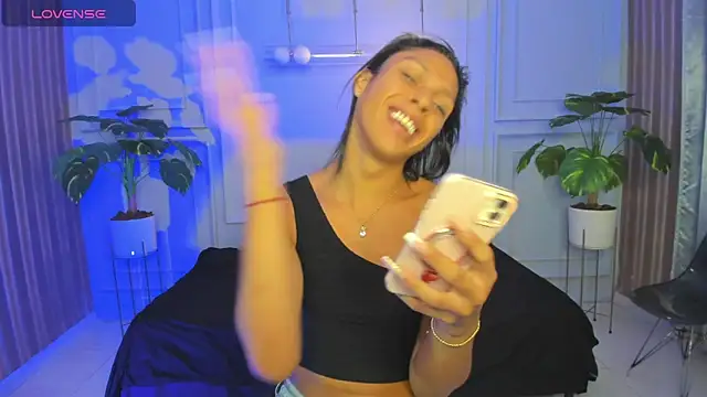 keytinthomson  online show from April 4, 2026, 7:20 pm