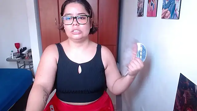 Snapshot of saenz_eymi chatting on November 28, 2025, 2:06 pm saenz eymi online show from November 28, 2025, 2:06 pm