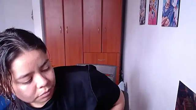 Snapshot of saenz_eymi chatting on November 6, 2025, 4:22 pm saenz eymi online show from November 6, 2025, 4:22 pm