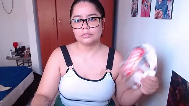 Snapshot of saenz_eymi chatting on November 27, 2025, 1:22 pm saenz eymi online show from November 27, 2025, 1:22 pm