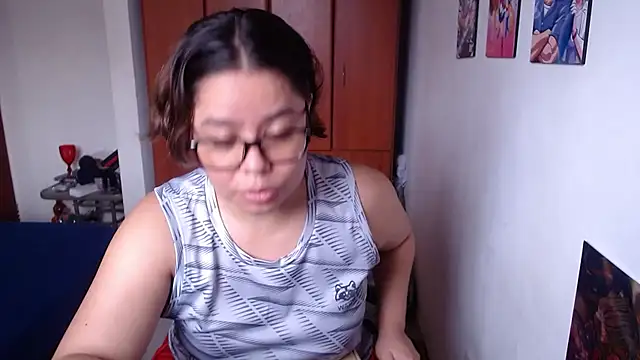 Snapshot of saenz_eymi chatting on November 9, 2025, 4:33 pm saenz eymi online show from November 9, 2025, 4:33 pm