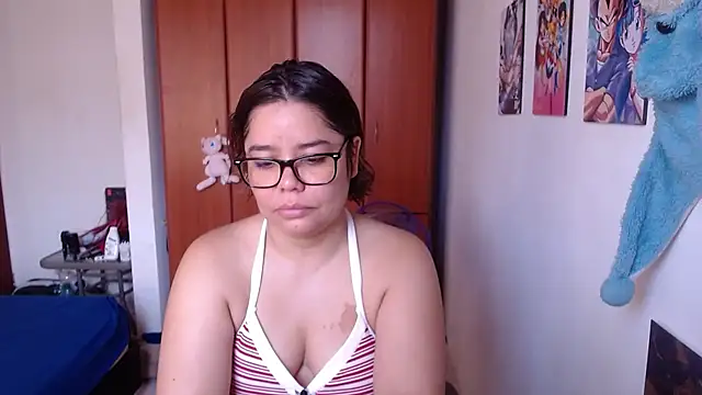 Snapshot of saenz_eymi chatting on December 15, 2025, 2:45 pm saenz eymi online show from December 15, 2025, 2:45 pm