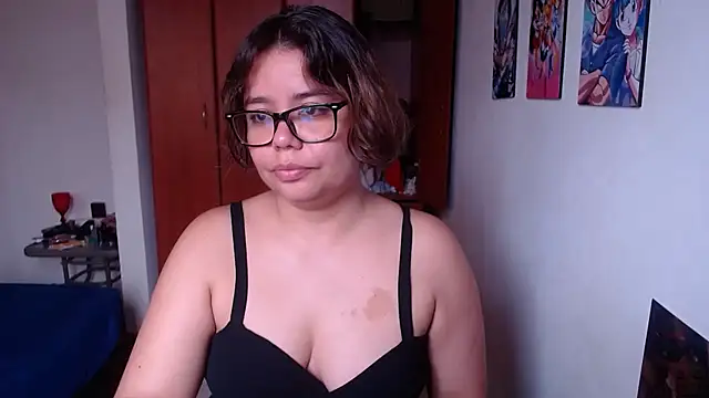 Snapshot of saenz_eymi chatting on November 24, 2025, 2:39 pm saenz eymi online show from November 24, 2025, 2:39 pm