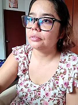 Snapshot of saenz_eymi chatting on January 16, 2026, 5:17 pm saenz eymi online show from January 16, 2026, 5:17 pm