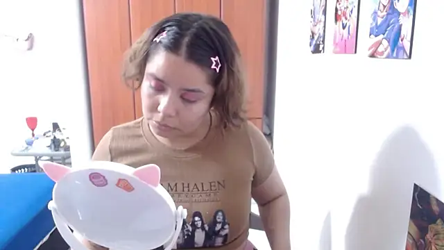 Snapshot of saenz_eymi chatting on November 18, 2025, 11:37 pm saenz eymi online show from November 18, 2025, 11:37 pm