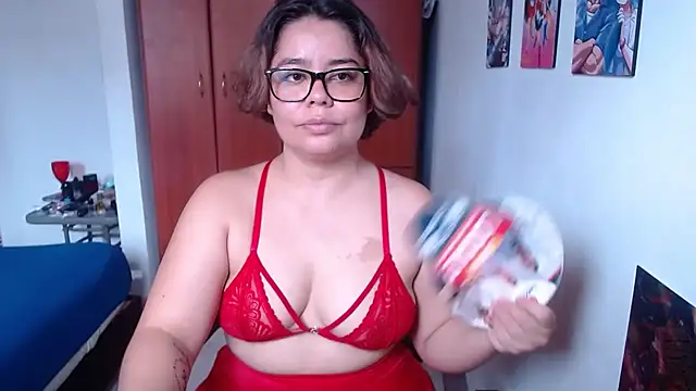 Snapshot of saenz_eymi chatting on November 26, 2025, 3:56 pm saenz eymi online show from November 26, 2025, 3:56 pm