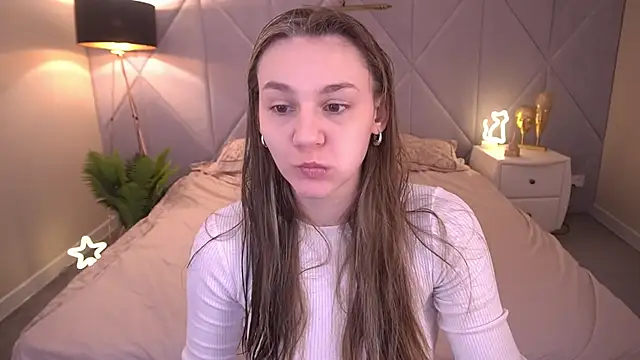 Snapshot of DiamondGoldie chatting on November 19, 2025, 8:20 pm DiamondGoldie online show from November 19, 2025, 8:20 pm