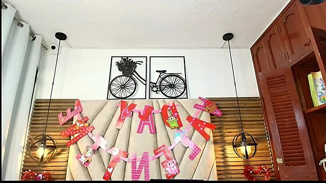 Cinthiabaker online show from September 23, 2025, 12:12 pm