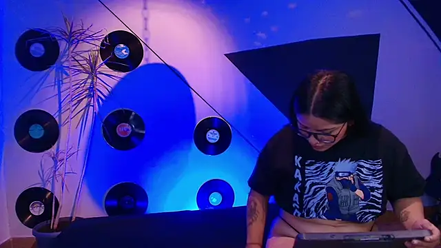 Lilith and Khloe online show from November 1, 2025, 11:26 am