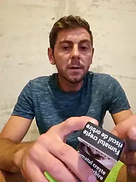 Alex-andru88 online show from October 6, 2025, 1:56 pm