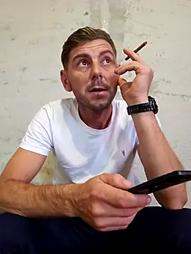 Alex-andru88 online show from October 14, 2025, 10:38 am