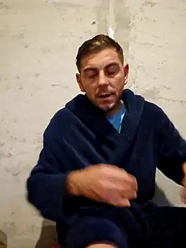 Alex-andru88 online show from November 13, 2025, 3:54 am