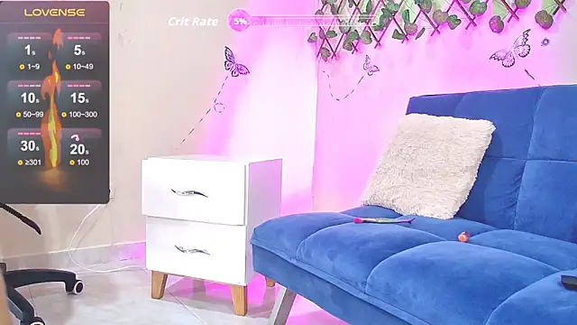 Karen Ariass online show from December 1, 2025, 1:23 pm