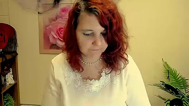 TwoBigSuns online show from November 5, 2025, 8:28 am