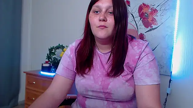 Alisawoods  online show from June 7, 2026, 12:43 pm