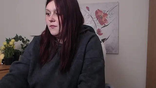 Alisawoods  online show from April 26, 2026, 10:34 am