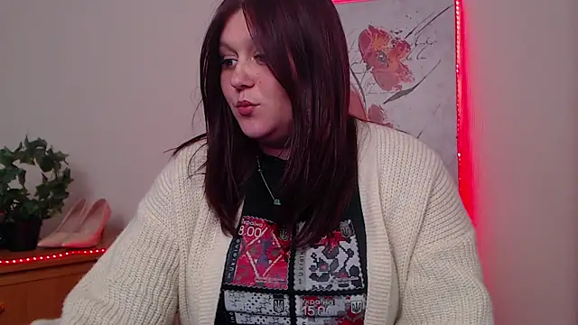 Alisawoods  online show from April 28, 2026, 12:31 pm