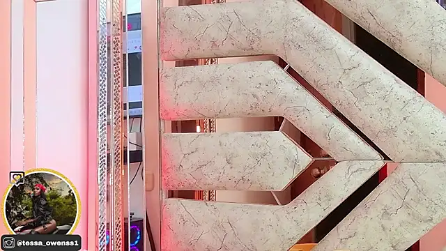 Tessa Owenss online show from October 8, 2025, 10:10 pm