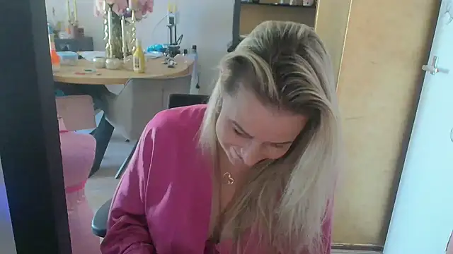 Mrs-Aurora online show from February 25, 2026, 12:27 pm