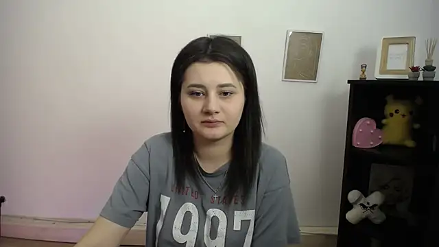 Katrin kiss  online show from March 15, 2026, 1:18 pm