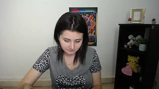 Katrin kiss  online show from September 9, 2025, 1:31 pm