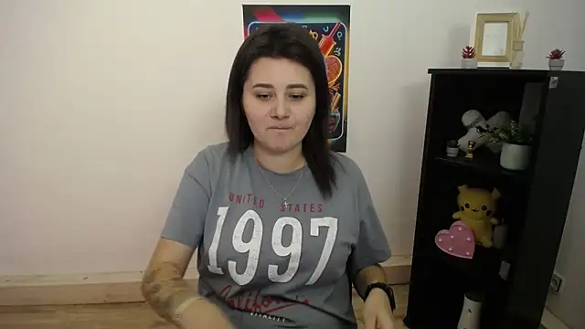 Katrin kiss  online show from September 22, 2025, 12:44 pm