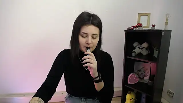 Katrin kiss  online show from January 19, 2026, 1:37 pm