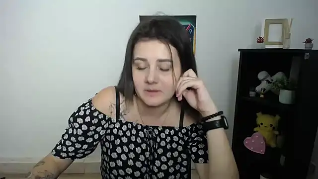 Katrin kiss  online show from September 11, 2025, 12:49 pm