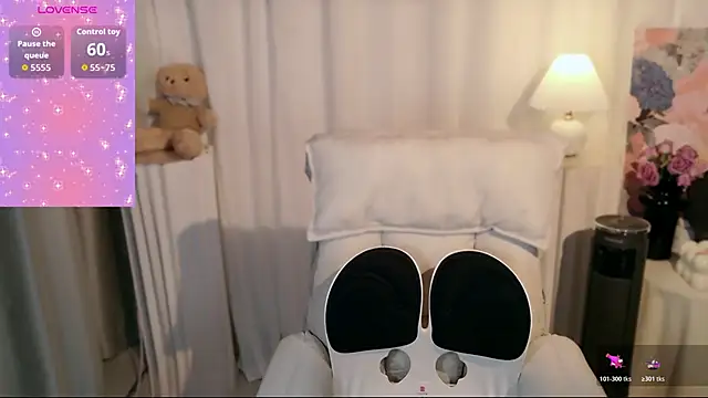 Snapshot of Seven-76 chatting on November 14, 2025, 3:26 pm Seven-76 online show from November 14, 2025, 3:26 pm