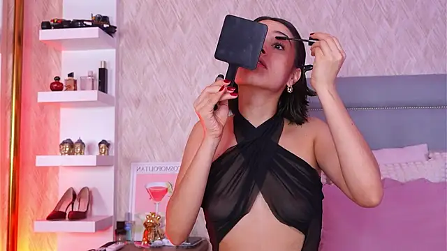 Sofy Bradd online show from December 15, 2025, 7:58 am