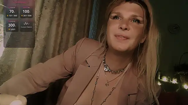 Snapshot of TsPostophere chatting on December 5, 2025, 10:14 am TsPostophere online show from December 5, 2025, 10:14 am