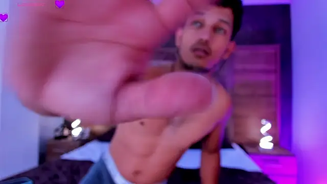 EimyAndMaxi online show from March 28, 2026, 10:00 pm