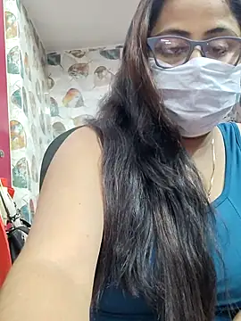 nisha 1110 online show from October 22, 2025, 6:07 pm