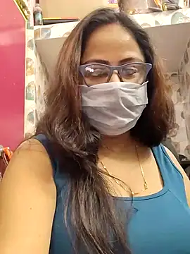 nisha 1110 online show from November 11, 2025, 1:39 pm