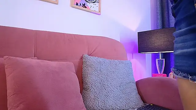 Snapshot of Karina2Smith chatting on January 5, 2026, 7:17 pm Karina2Smith online show from January 5, 2026, 7:17 pm