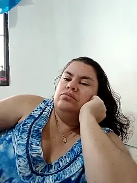 Snapshot of yaneth_ chatting on November 18, 2025, 12:08 pm yaneth online show from November 18, 2025, 12:08 pm