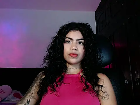 Snapshot of violetwitch05 chatting on September 13, 2025, 4:23 am violetwitch05 online show from September 13, 2025, 4:23 am