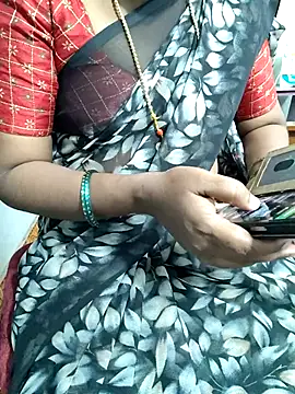 Snapshot of lolida69thamil chatting on November 19, 2025, 2:28 pm lolida69thamil online show from November 19, 2025, 2:28 pm