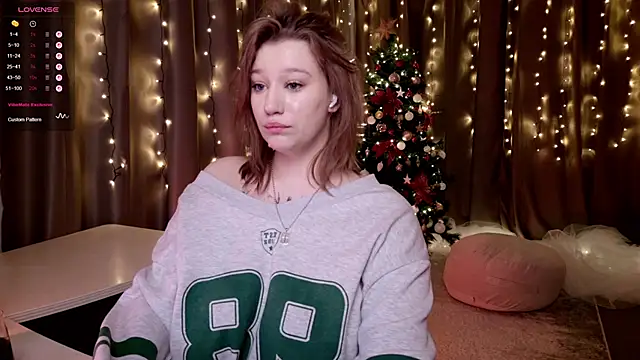 Morvelyn online show from December 21, 2025, 2:19 pm