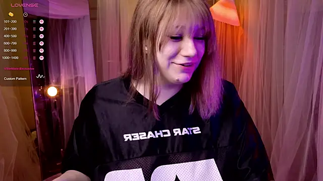 Snapshot of Morvelyn chatting on November 7, 2025, 10:03 pm Morvelyn online show from November 7, 2025, 10:03 pm